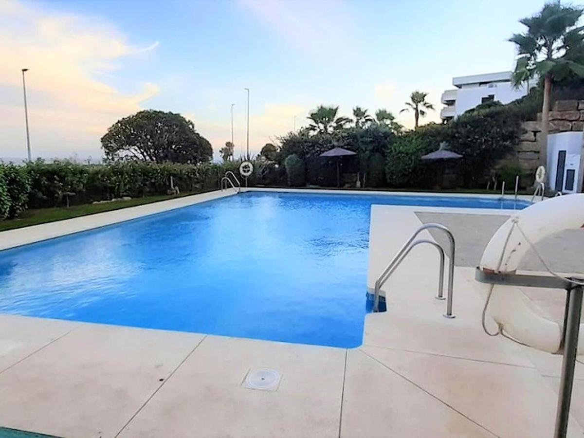 Belvilla By Oyo Camarate Golf Estepona Bagian luar foto